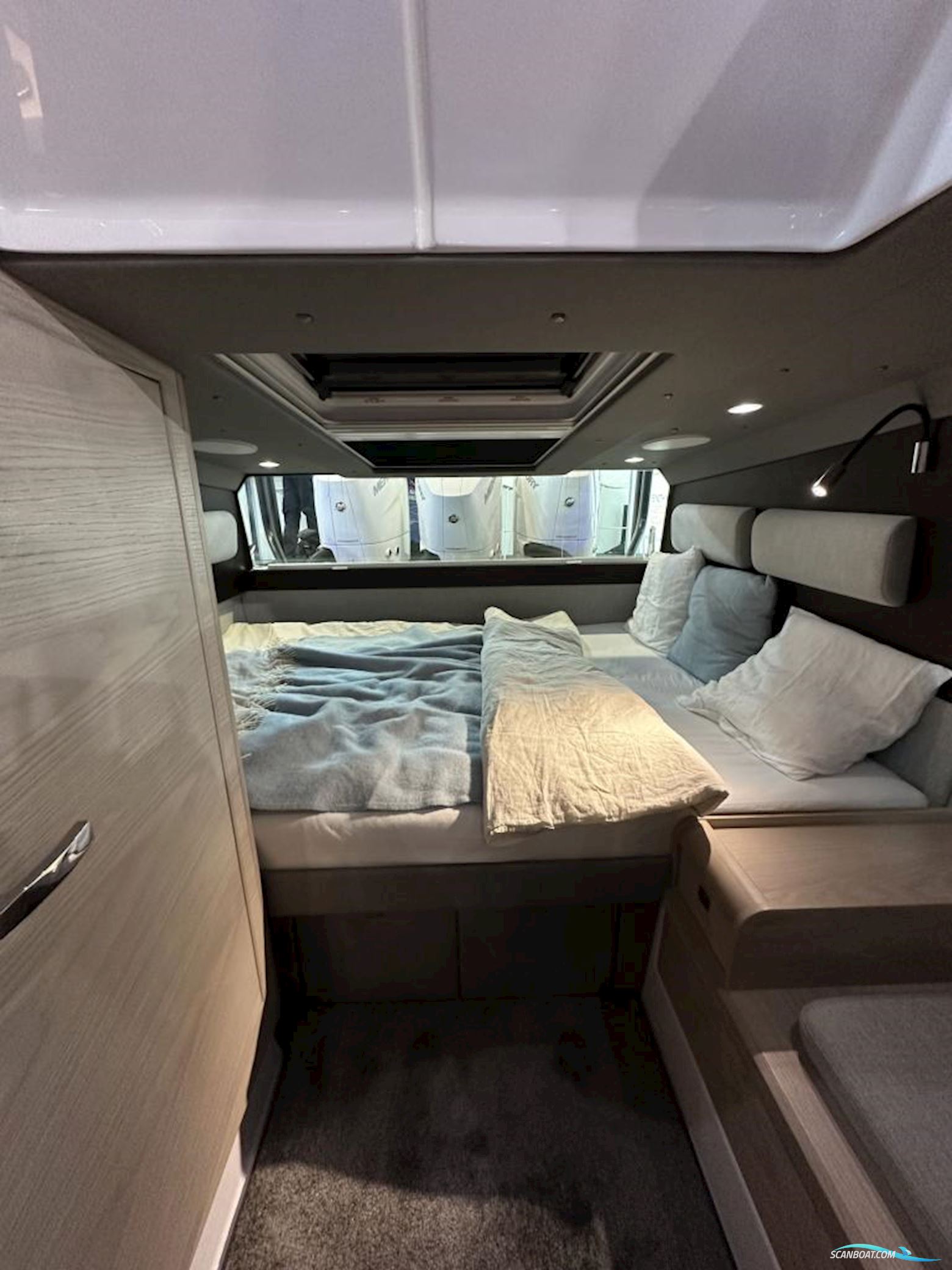 Axopar 45 Cross Cabin