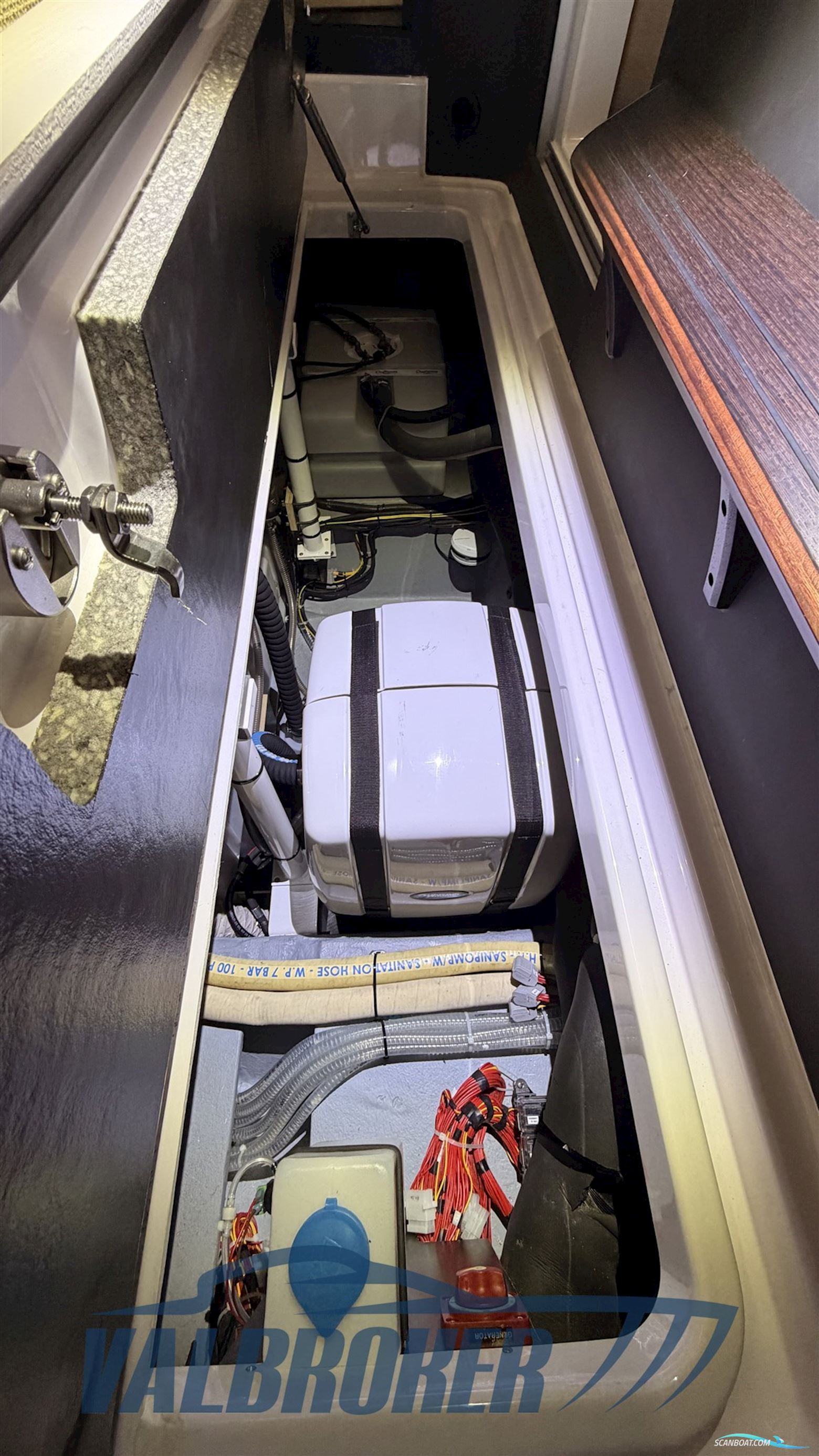 Axopar 45 Cross Cabin