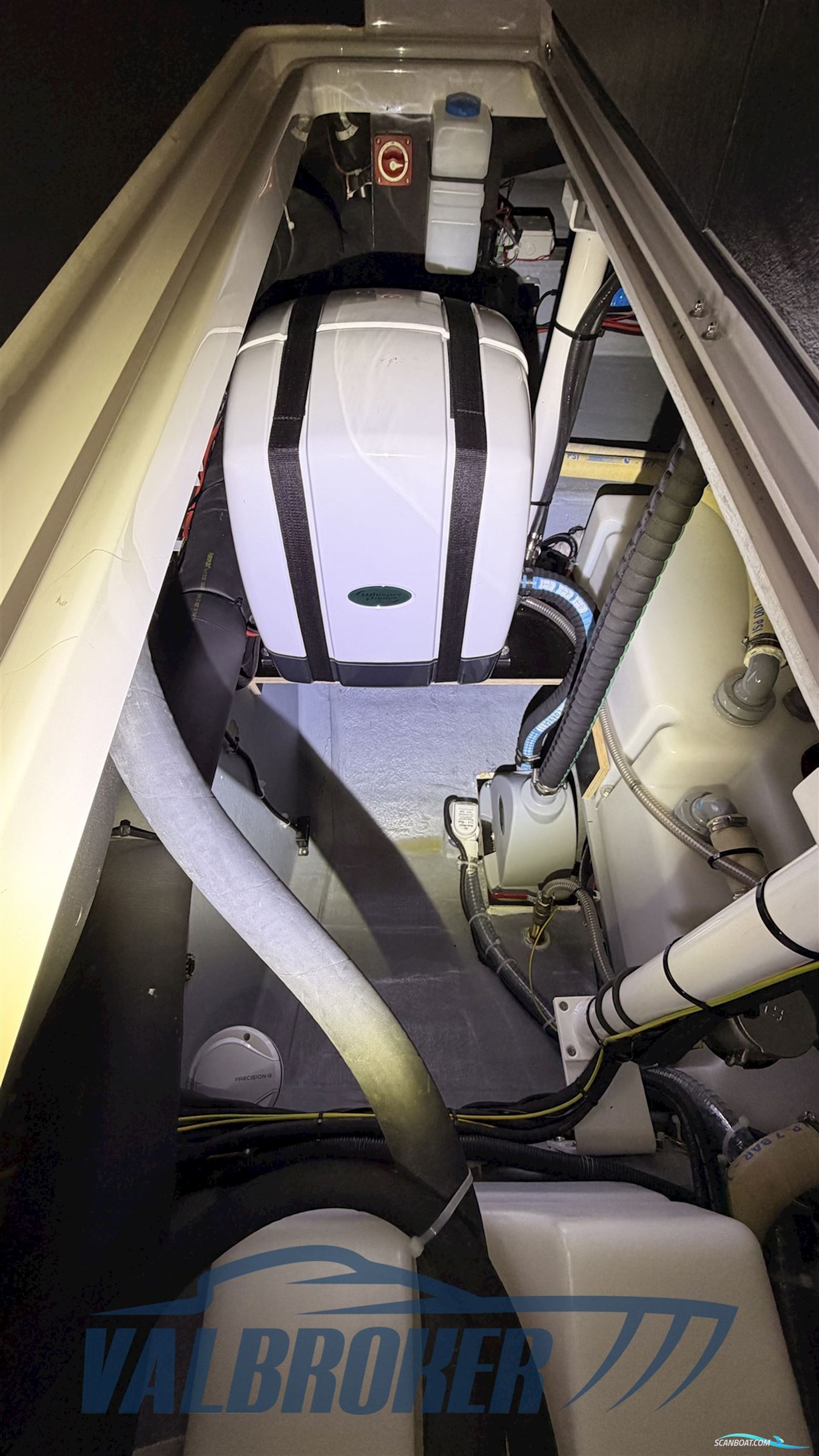 Axopar 45 Cross Cabin