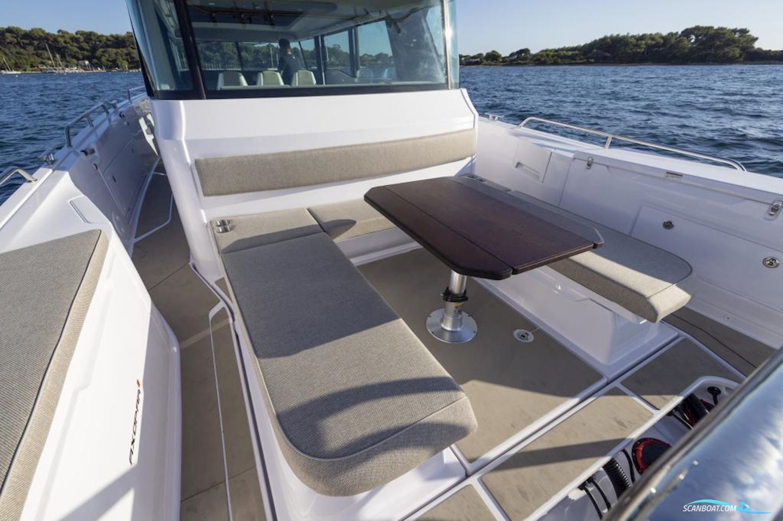 Axopar 45 XC Cross Cabin