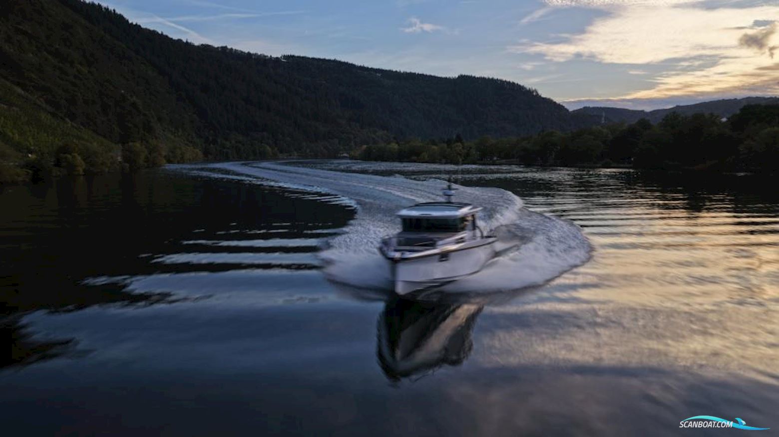 Axopar 45 XC Cross Cabin