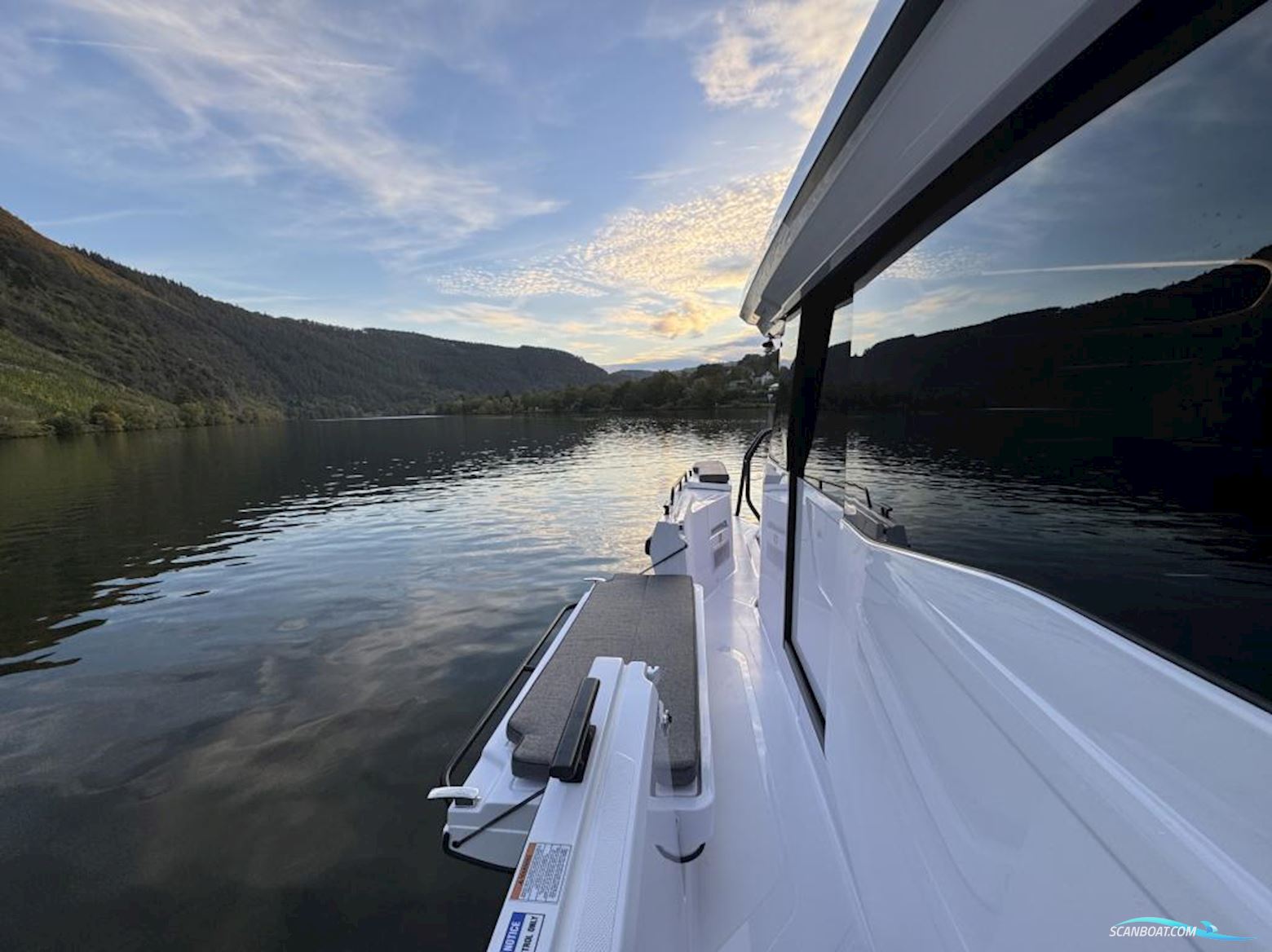 Axopar 45 XC Cross Cabin