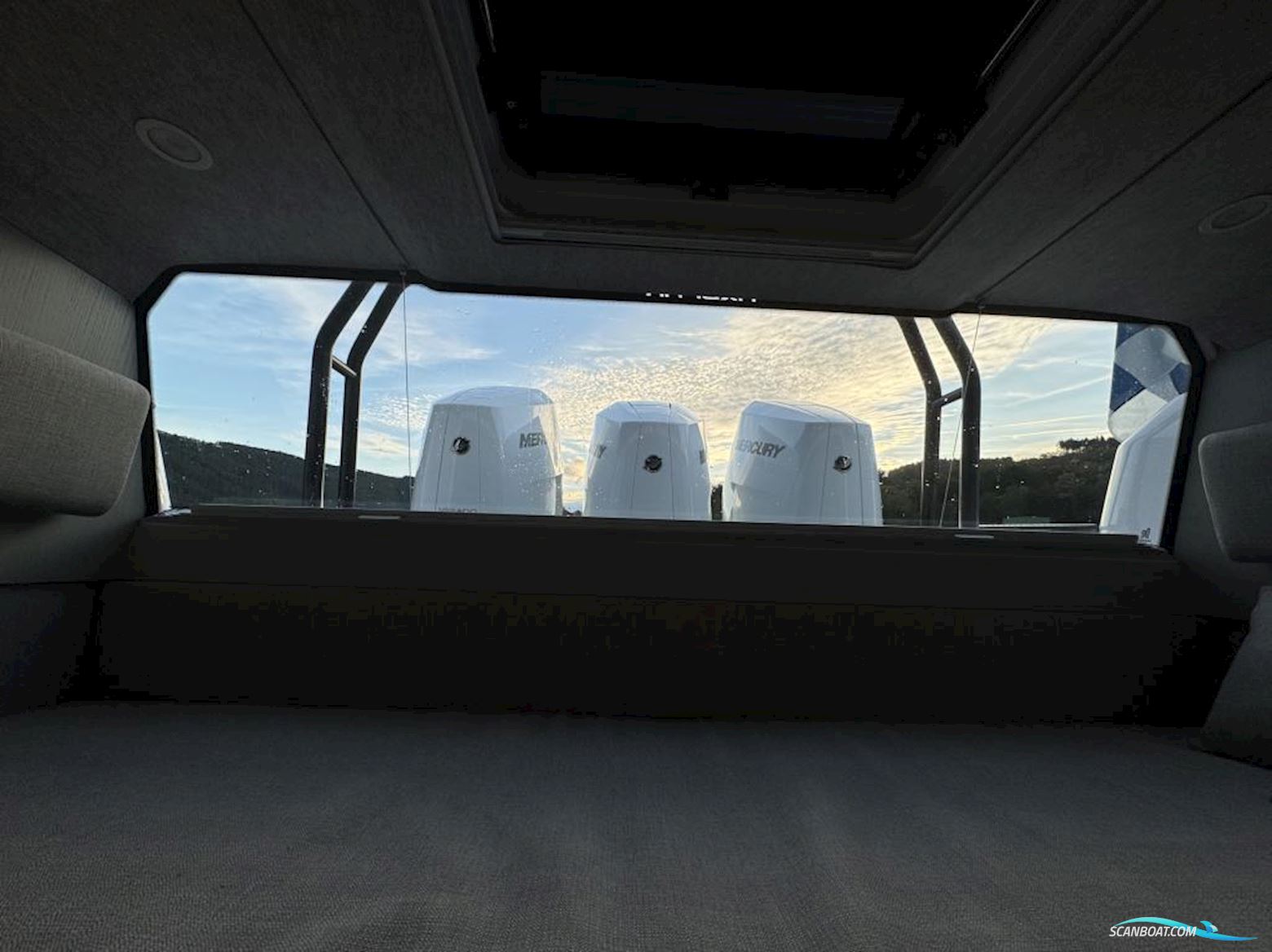 Axopar 45 XC Cross Cabin