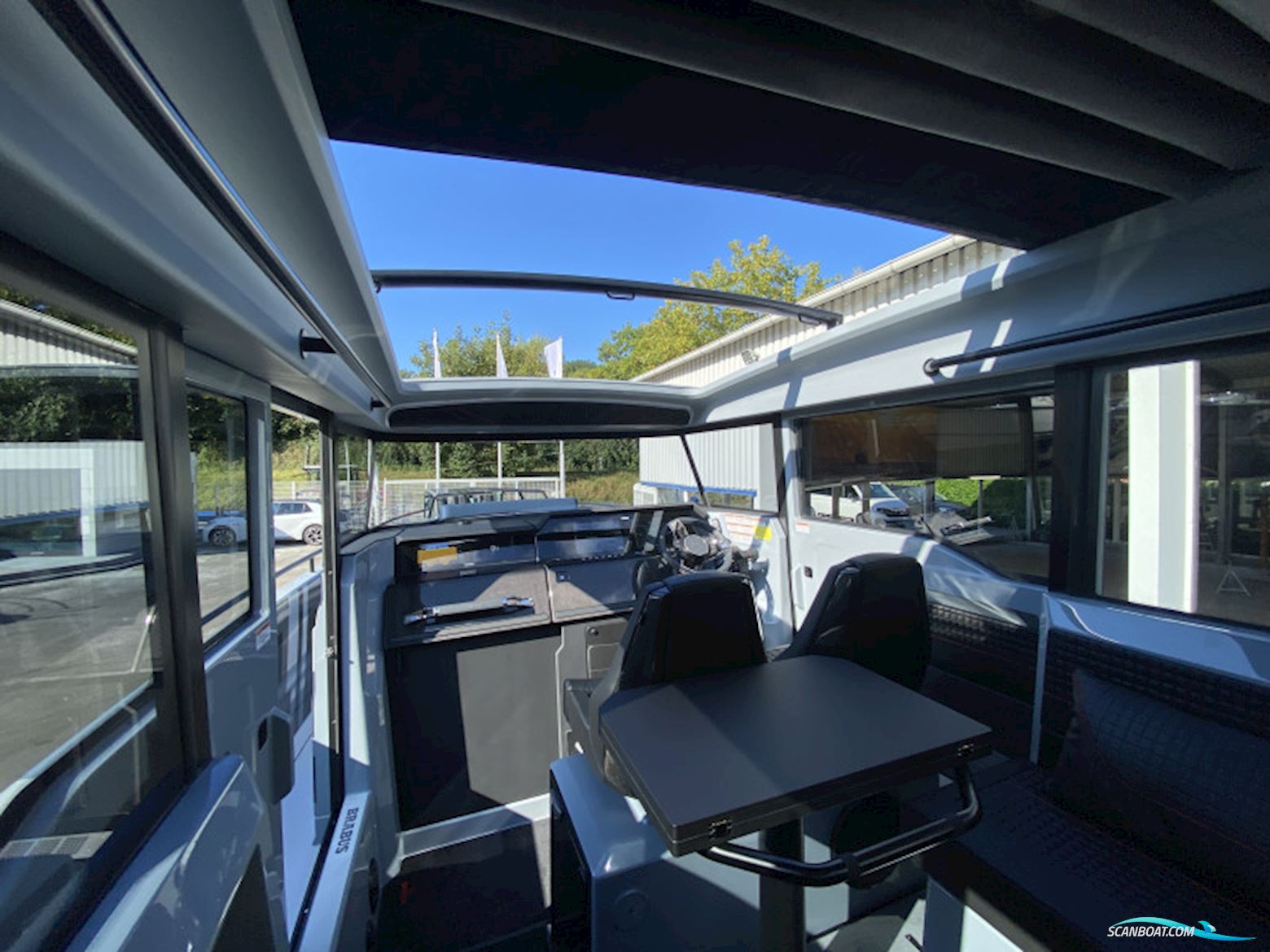 Axopar Brabus Shadow 900 Cross Cabin