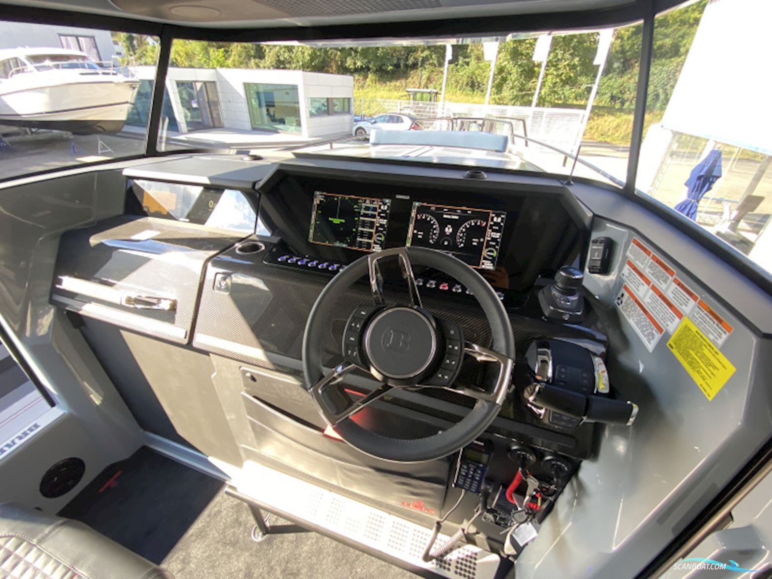 Axopar Brabus Shadow 900 Cross Cabin