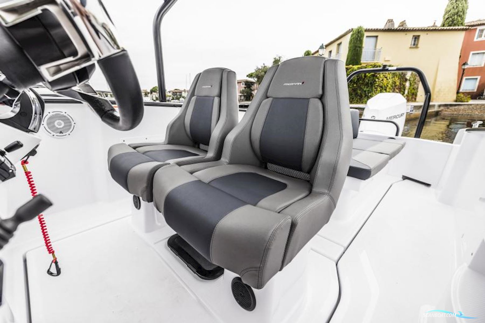 Axopar Yachts 25 Cross Top