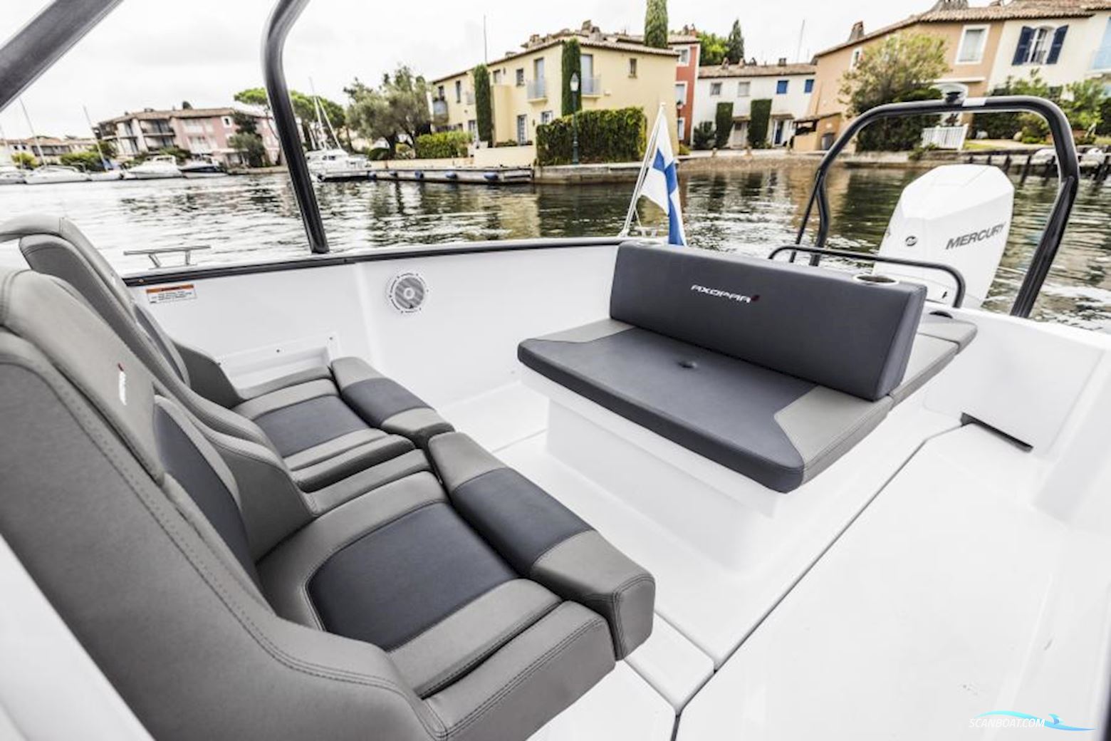 Axopar Yachts 25 Cross Top