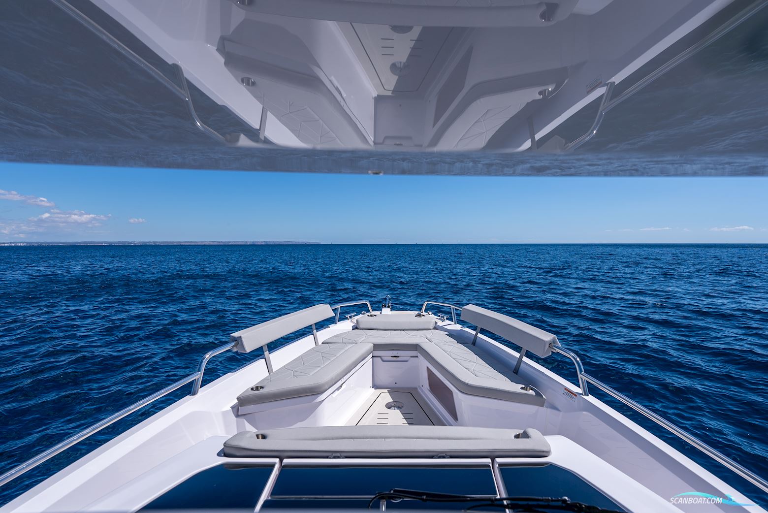 Axopar Yachts 29 Sun Top Mediterrana Edition