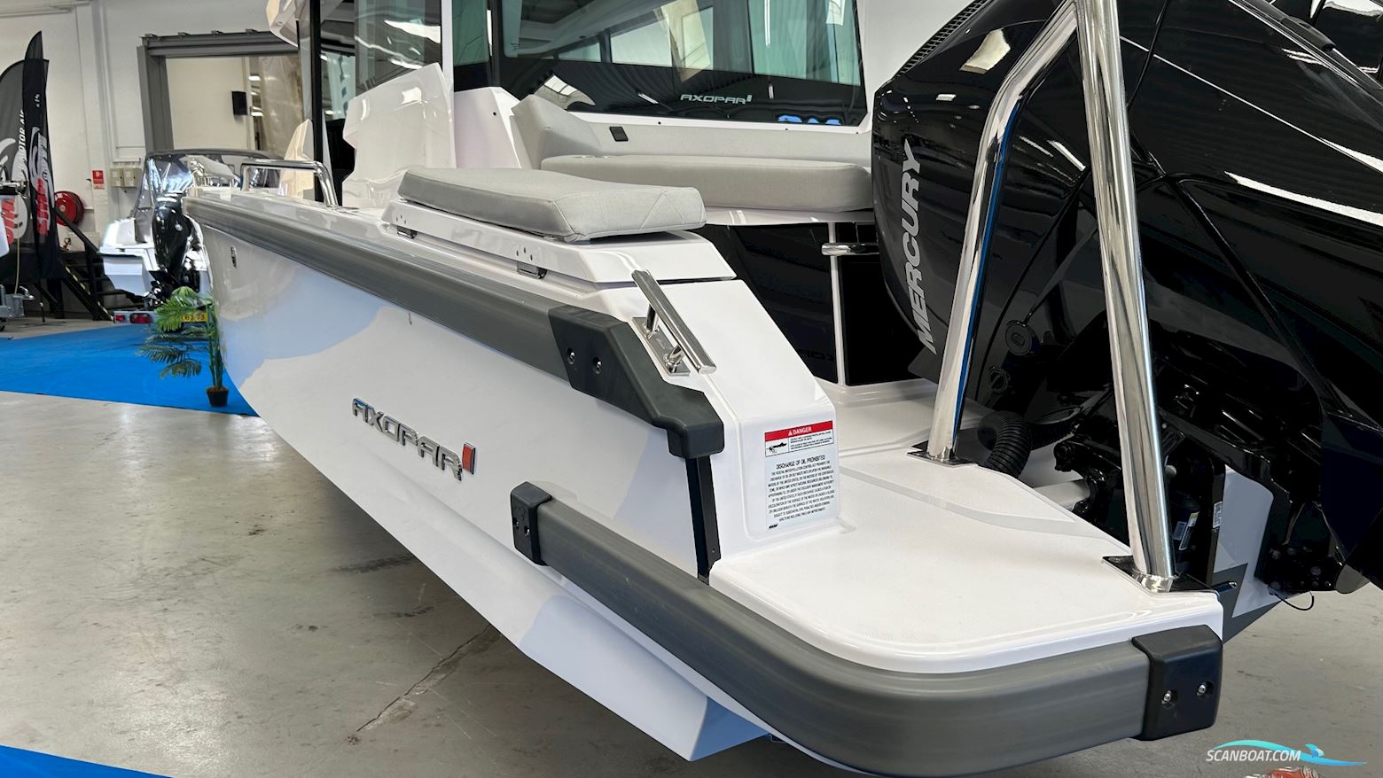 Axopar Yachts 29 XC Cross Cabin