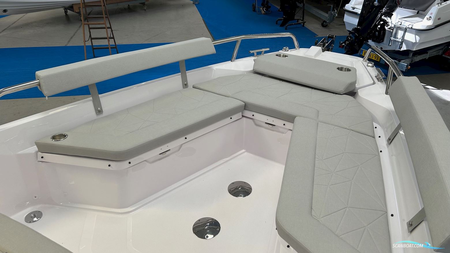 Axopar Yachts 29 XC Cross Cabin