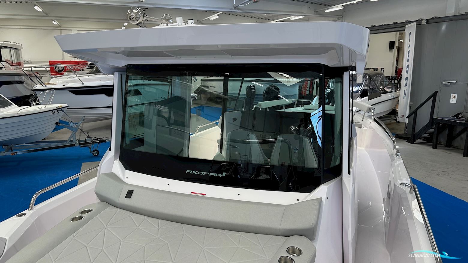 Axopar Yachts 29 XC Cross Cabin