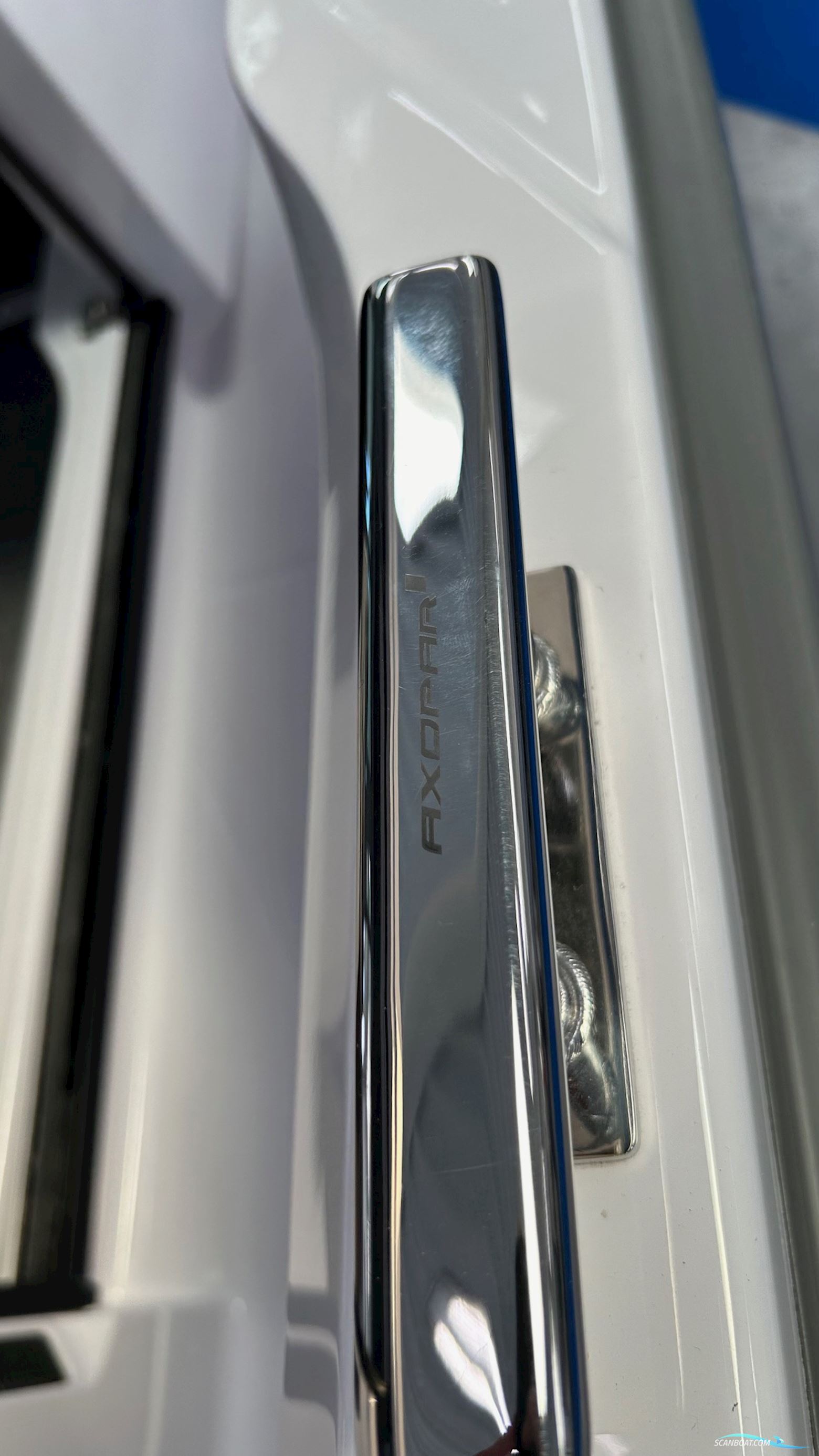 Axopar Yachts 29 XC Cross Cabin