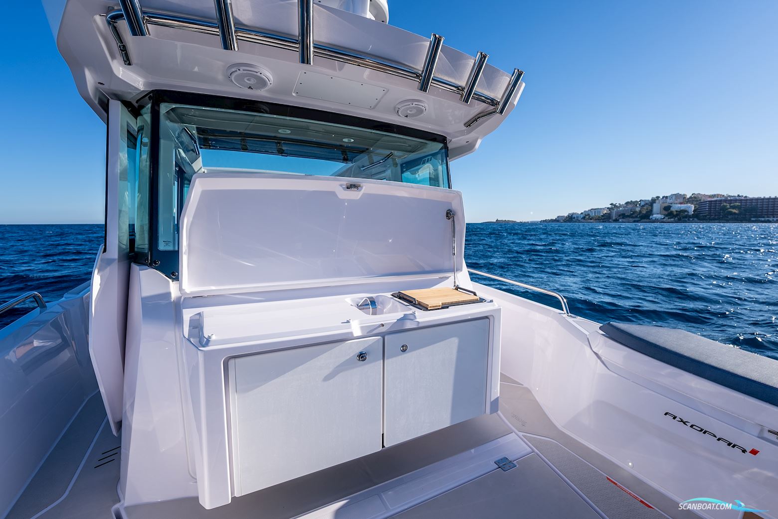 Axopar Yachts 29 XC Cross Cabin