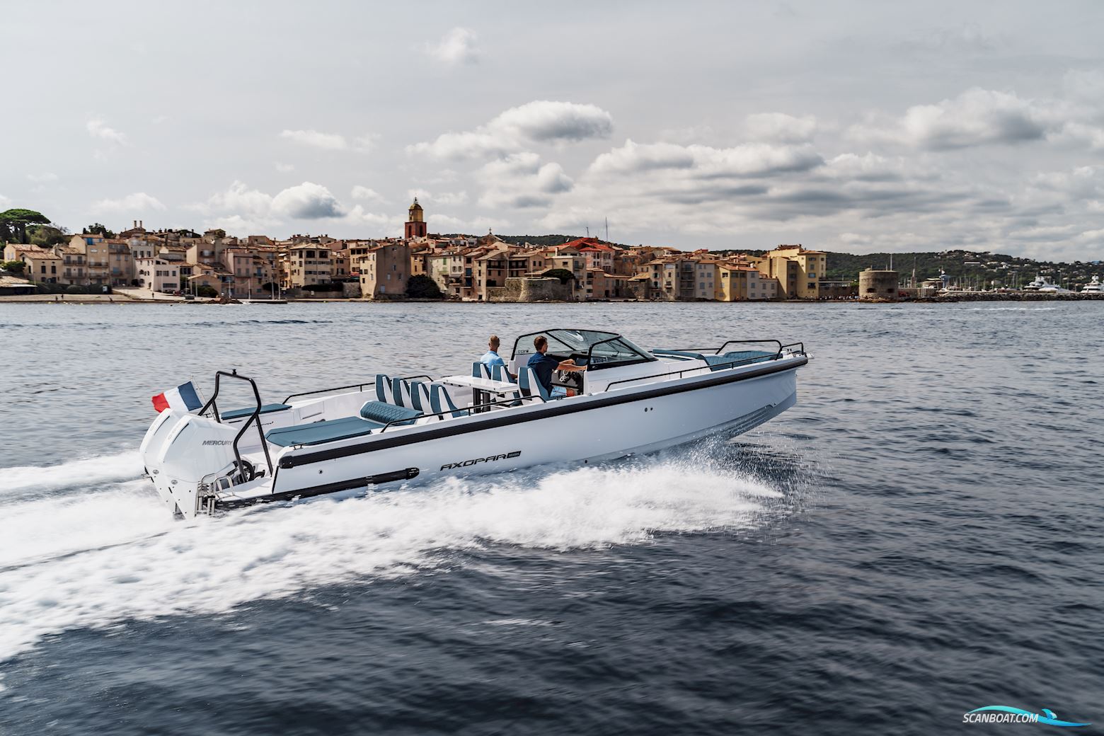 Axopar Yachts 37 Spyder