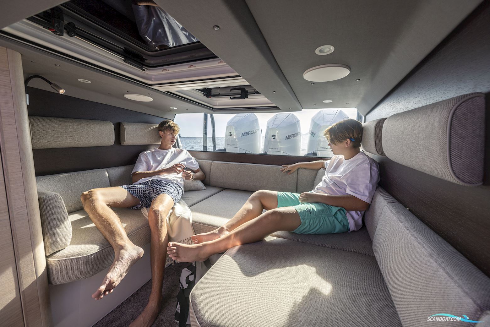 Axopar Yachts 45 Sun-Top