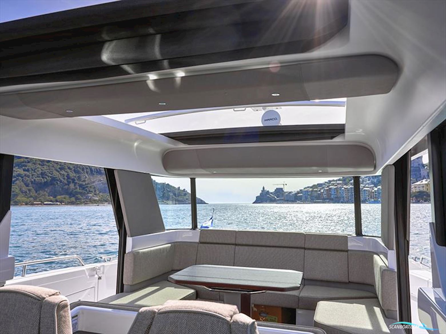Axopar Yachts 45 XC Cross cabin