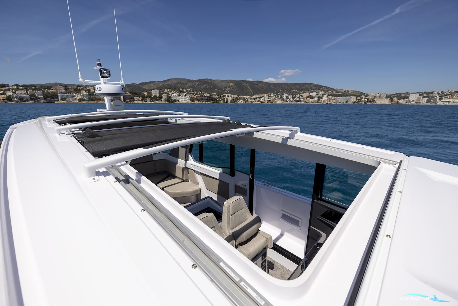 Axopar Yachts 45 XC Cross cabin