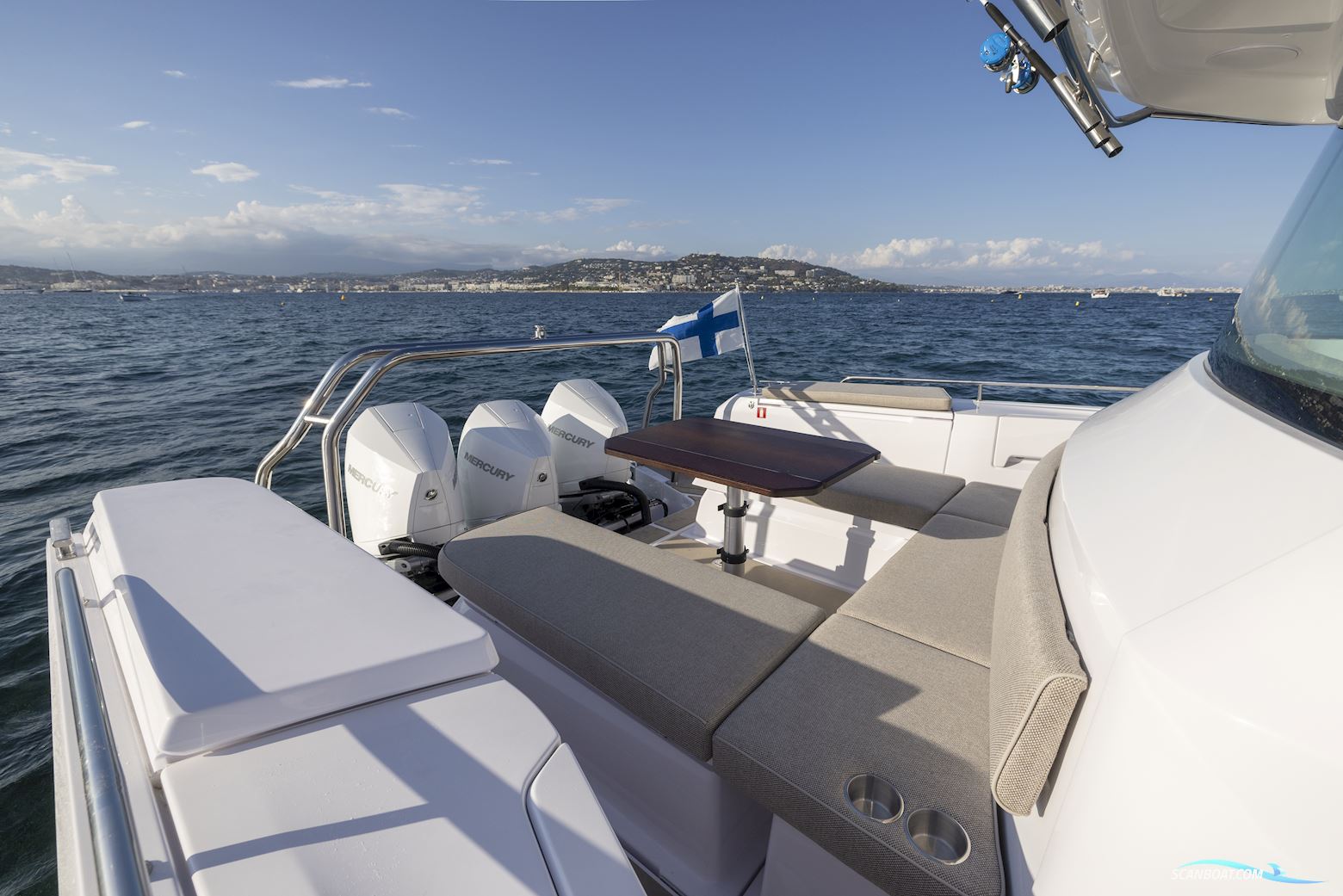Axopar Yachts 45 XC Cross cabin