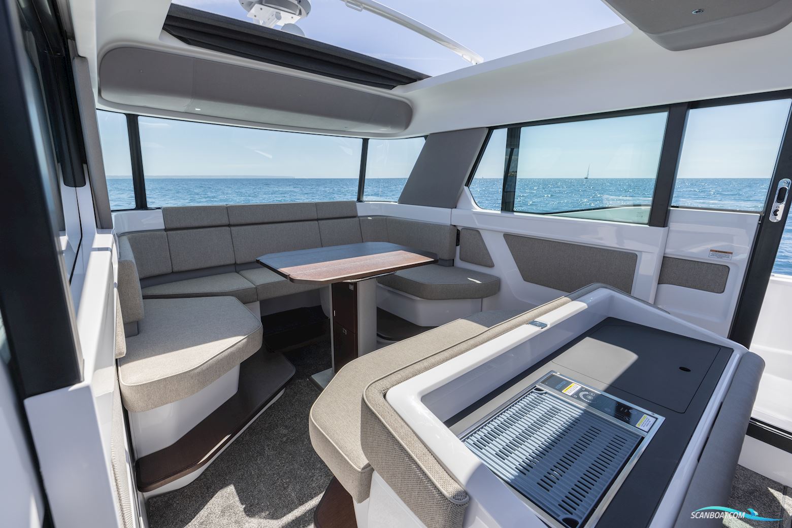 Axopar Yachts 45 XC Cross cabin