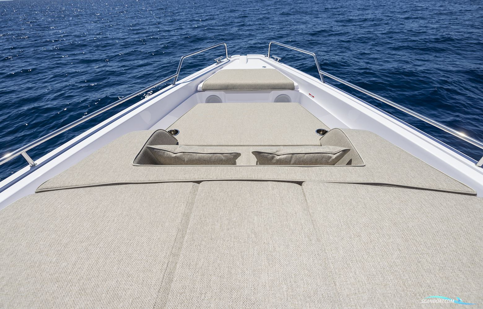 Axopar Yachts 45 XC Cross cabin