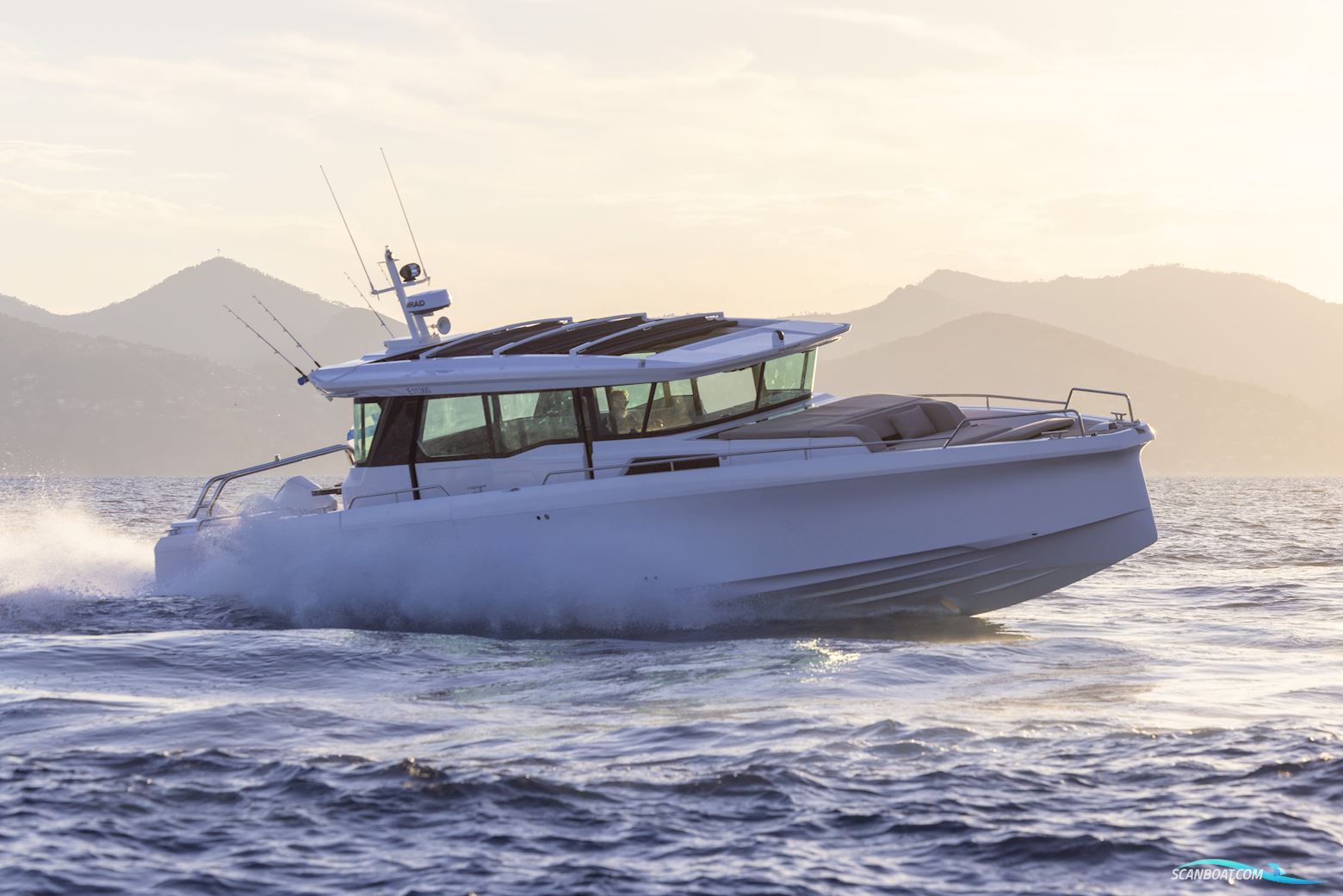 Axopar Yachts 45 XC Cross cabin