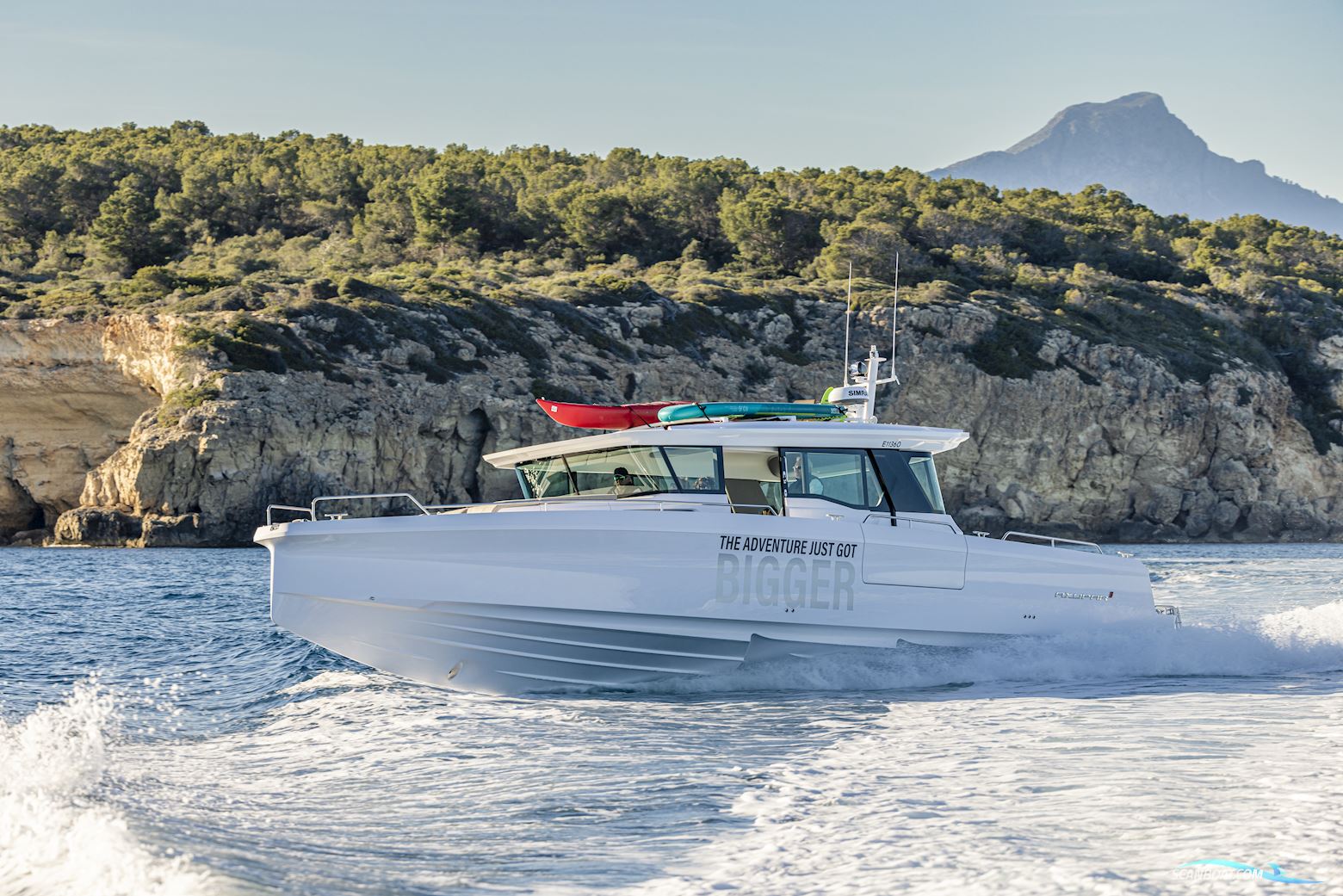 Axopar Yachts 45 XC Cross cabin