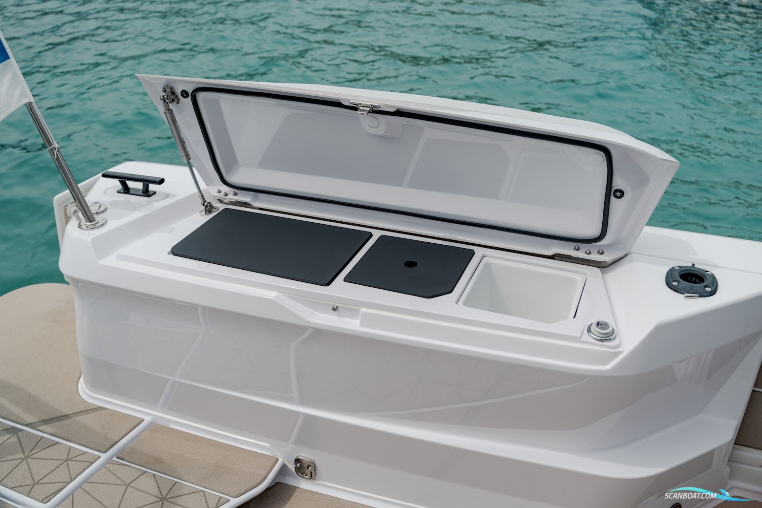 Axopar Yachts Axopar 38 Suntop