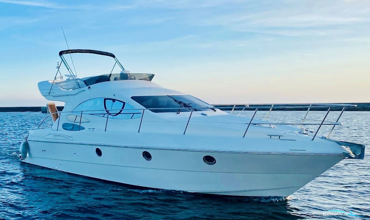 Azimut 39 Motorbåd 2008, med Cummins QSB 5.9 Marine
 motor, Danmark