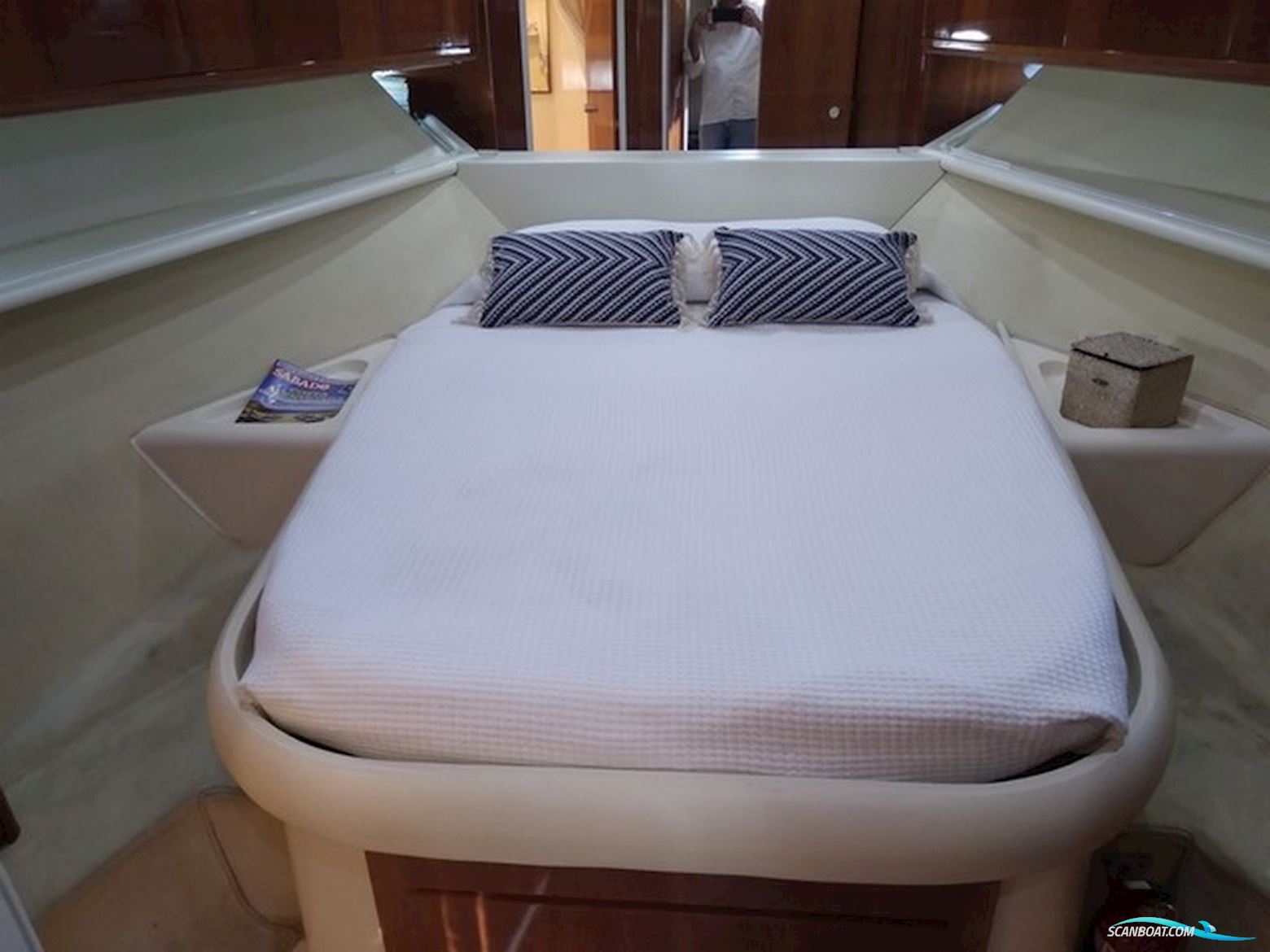 Azimut 40