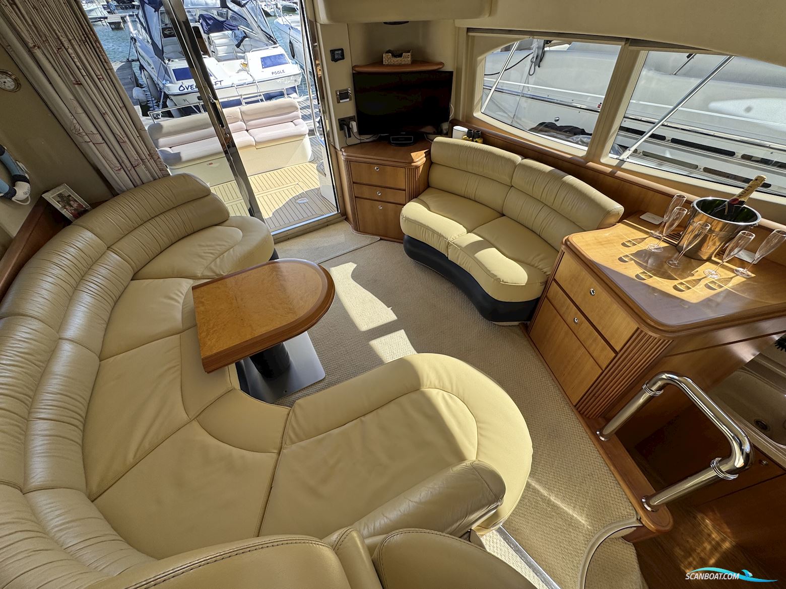 Azimut 42