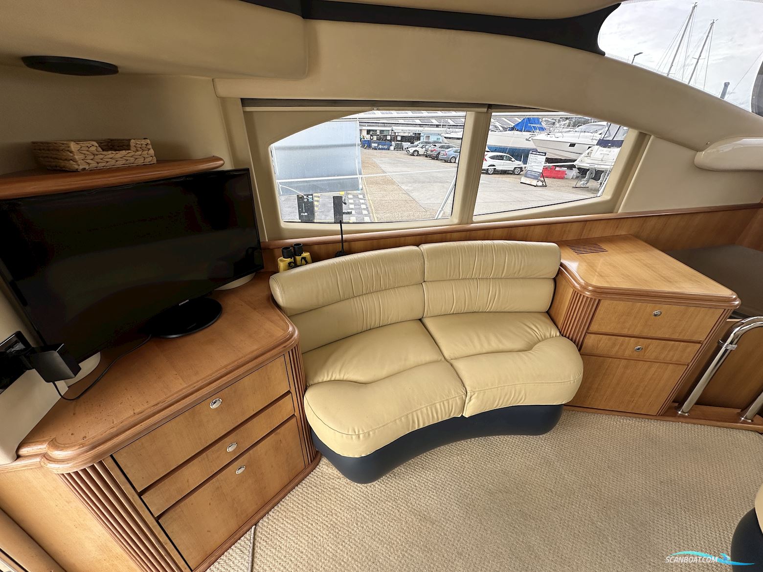 Azimut 42