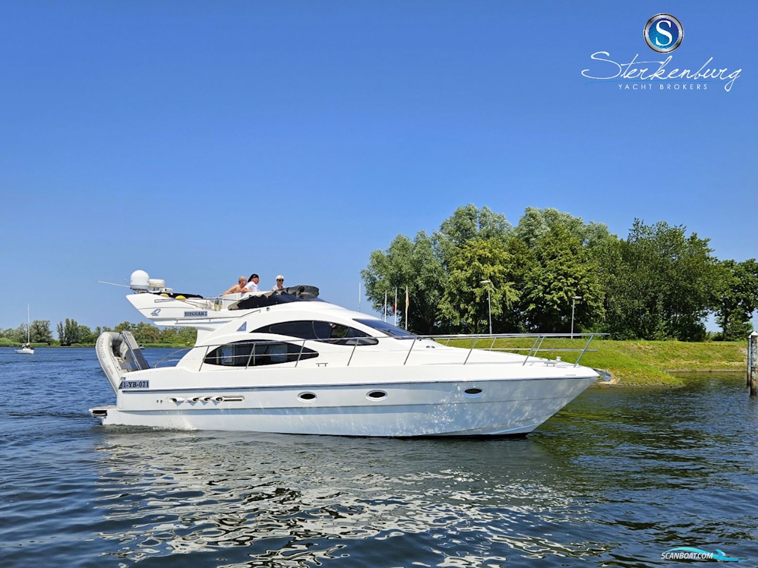 Azimut 42