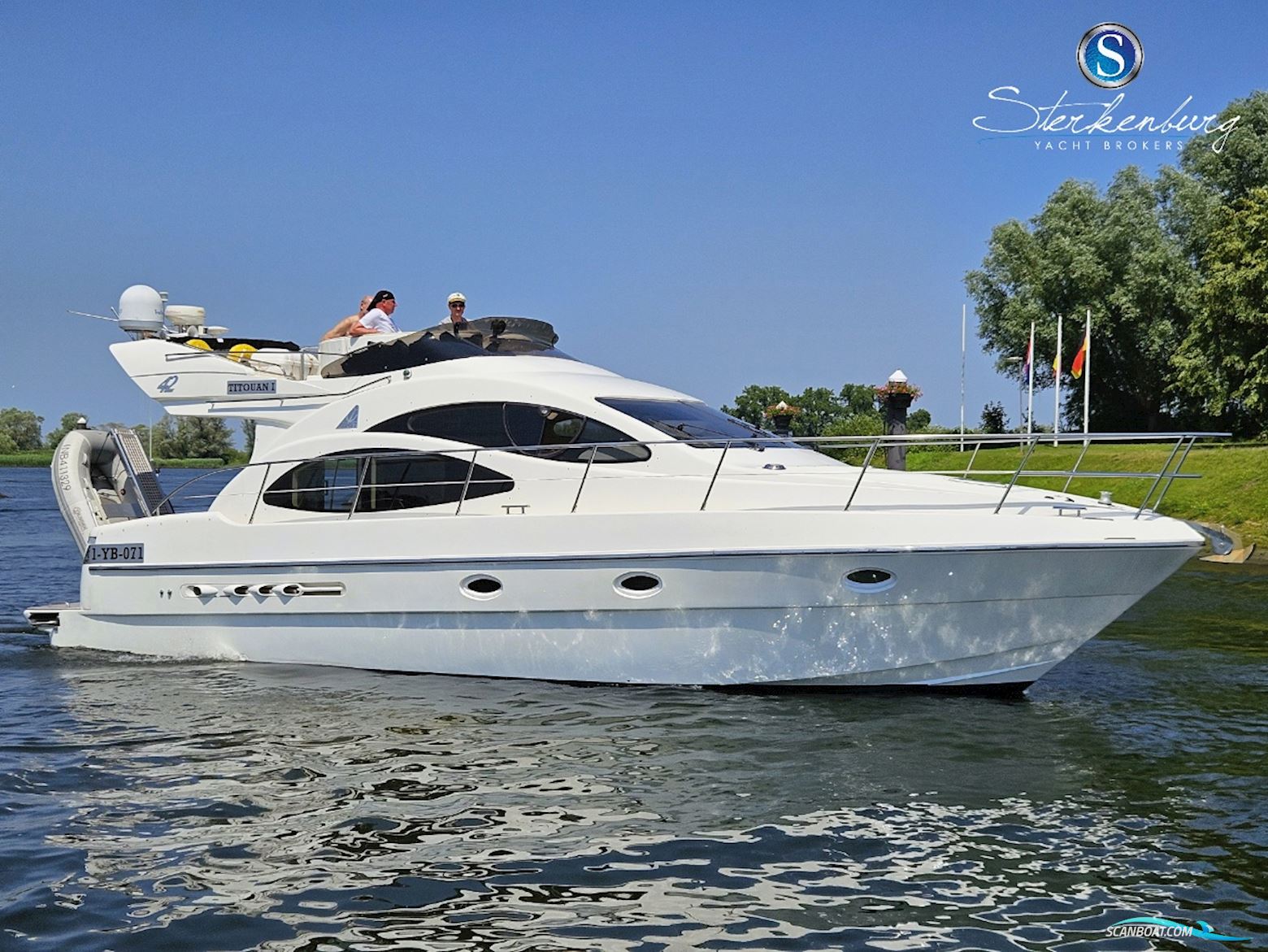 Azimut 42