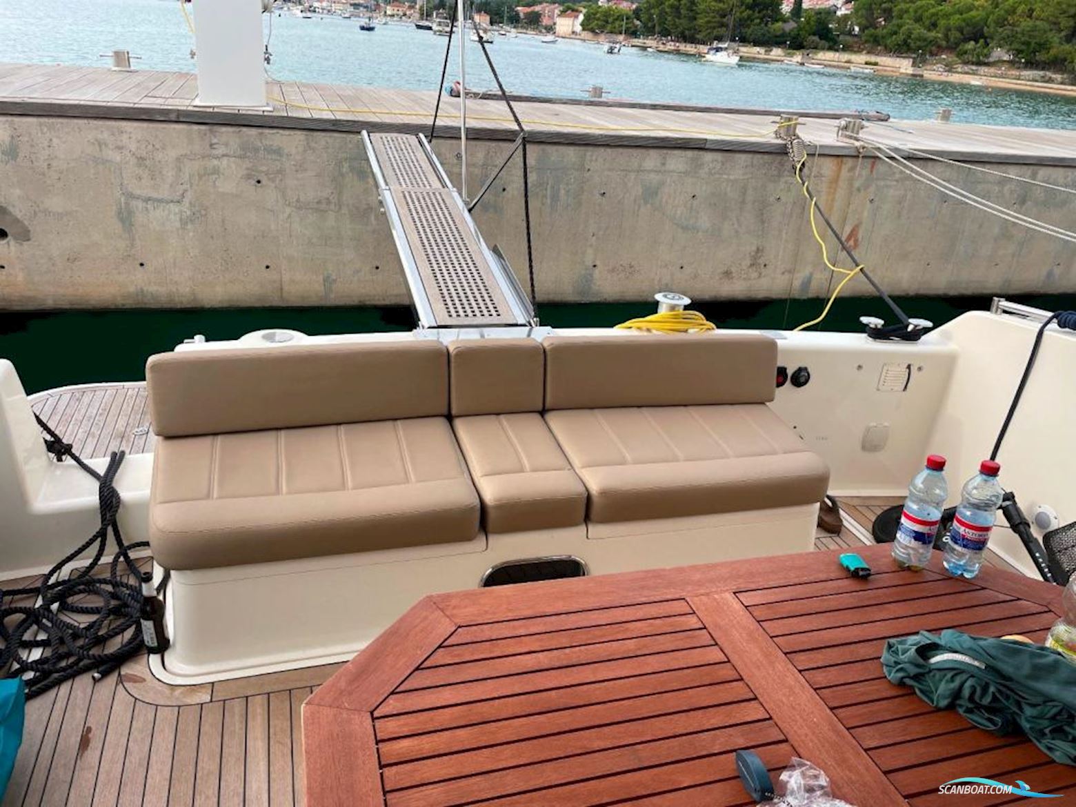 Azimut 43 Fly