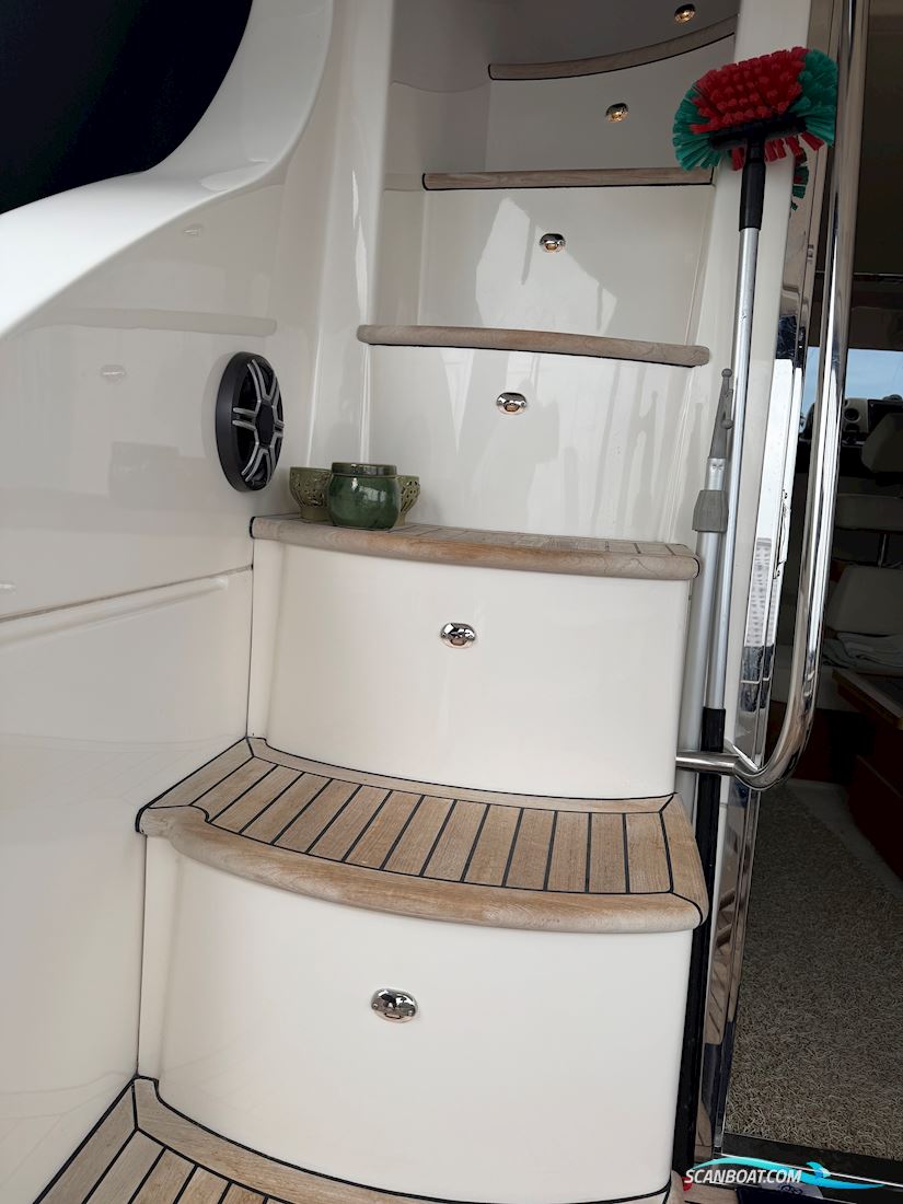Azimut 43 Fly