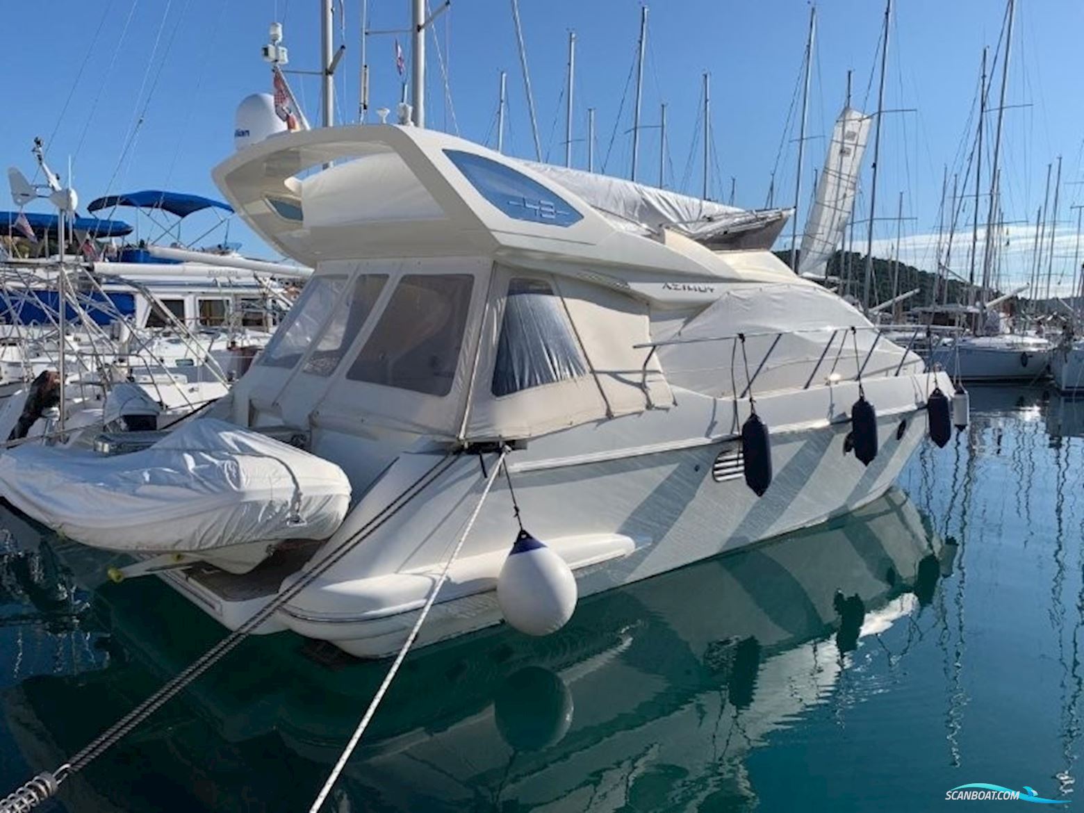 Azimut 43