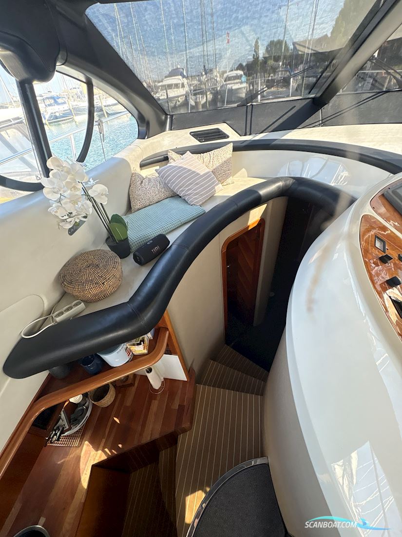 Azimut 46