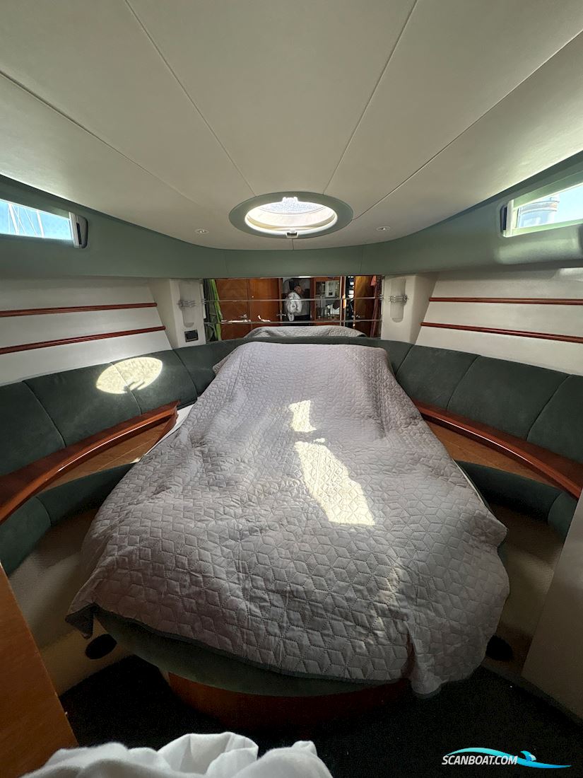 Azimut 46
