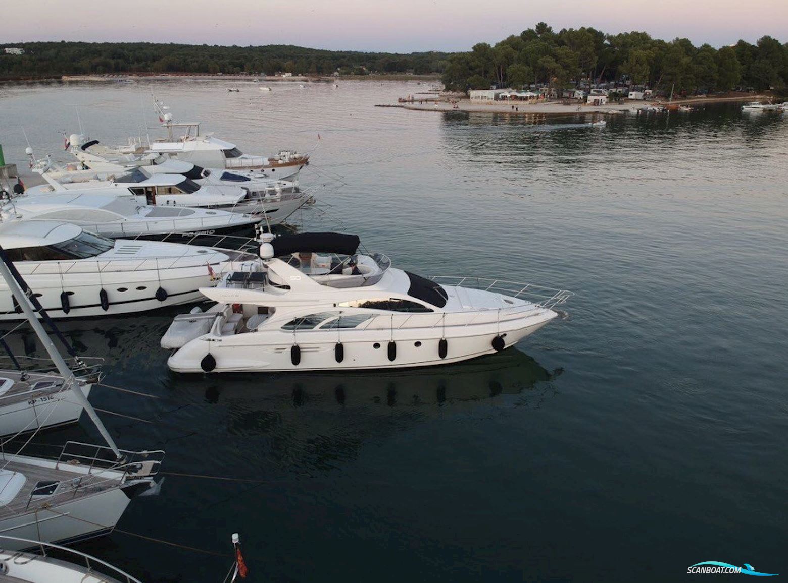Azimut 50 Fly 2 Kabinen