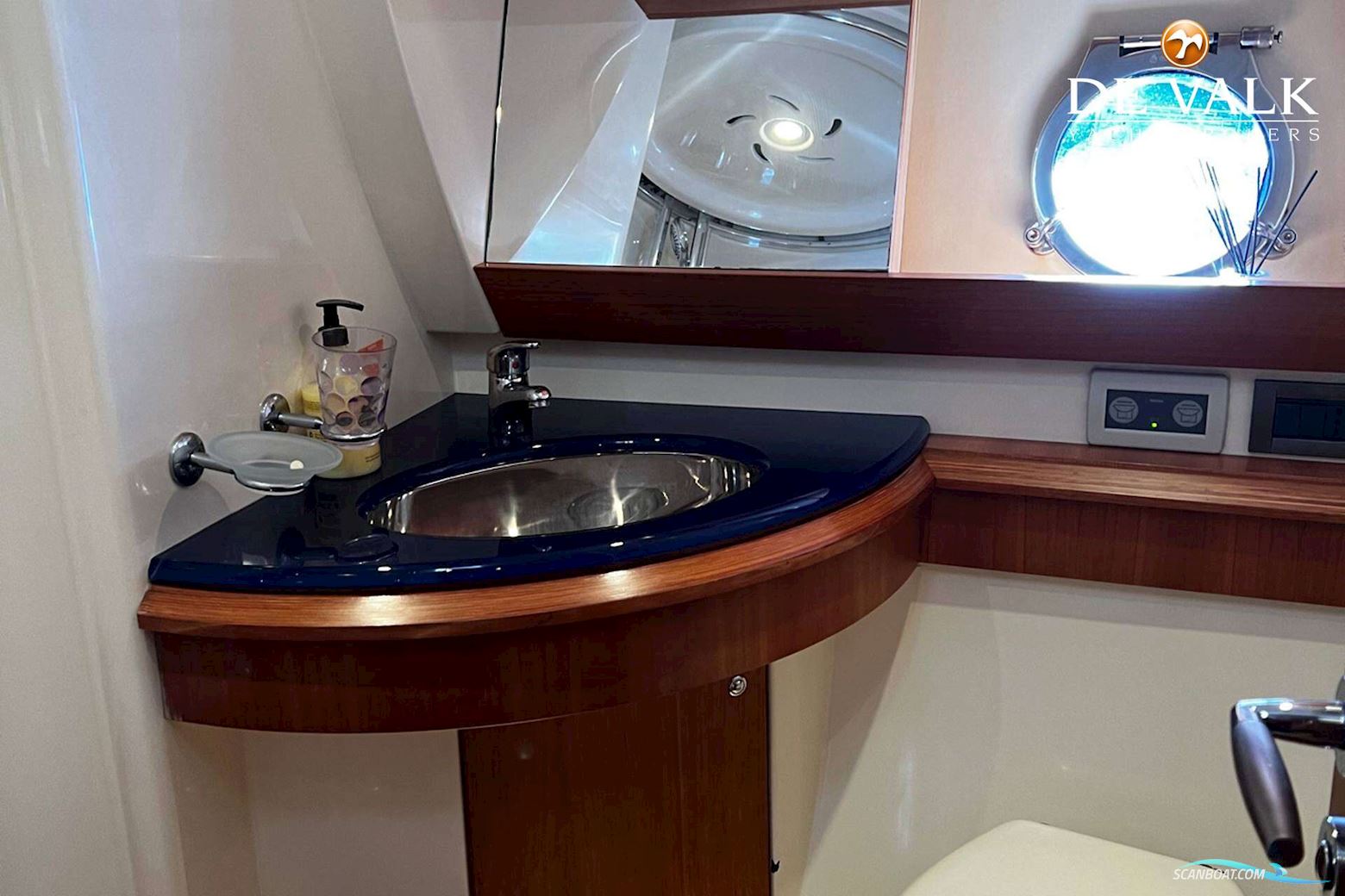 Azimut 50