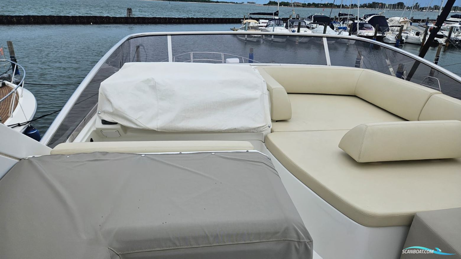 Azimut 60
