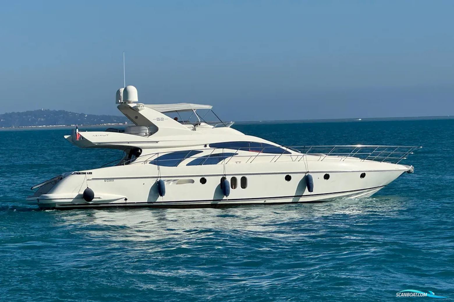 Azimut 62