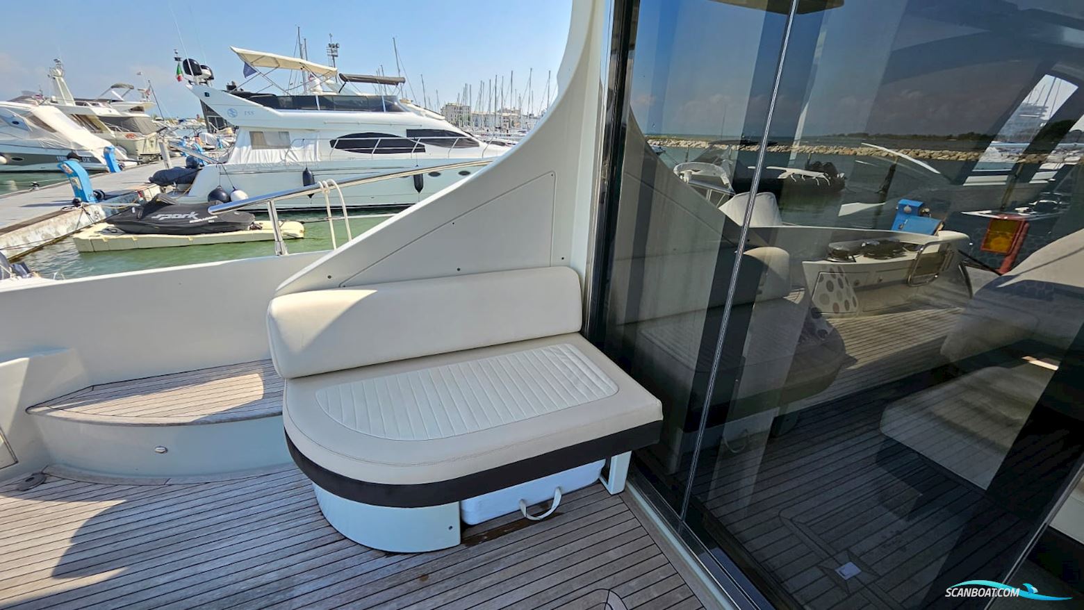 Azimut 62S
