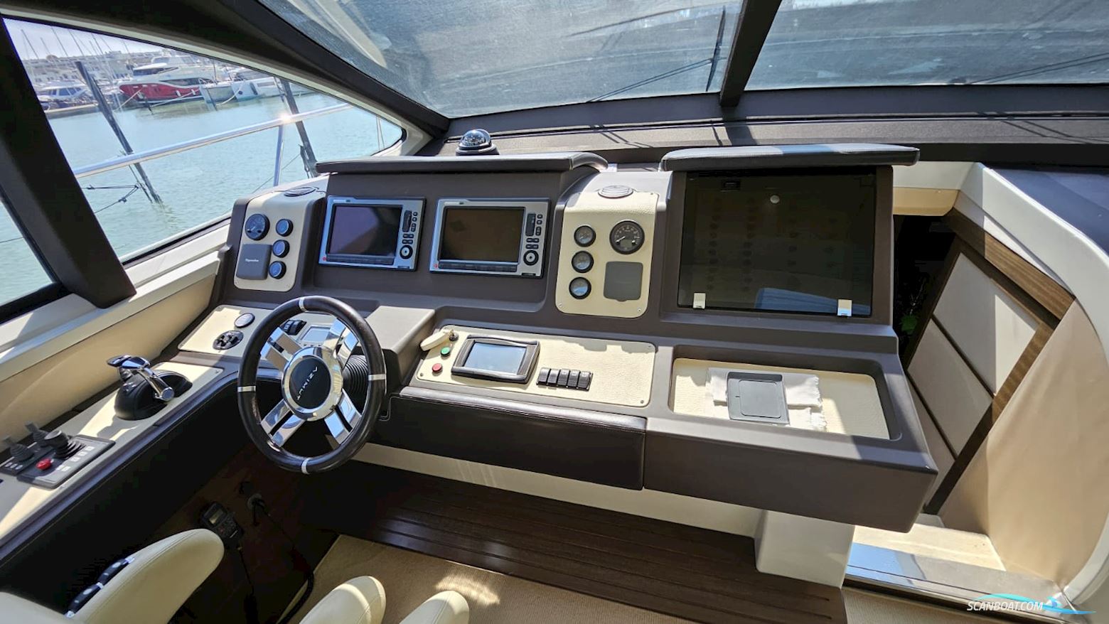 Azimut 62S