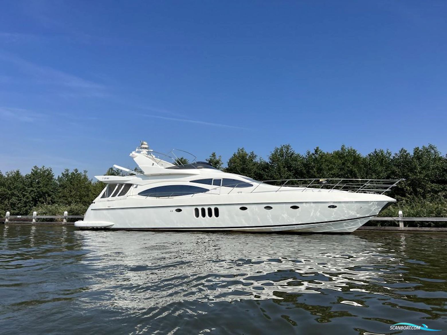 Azimut 68 Motorbåd 2001, med Man motor, Holland