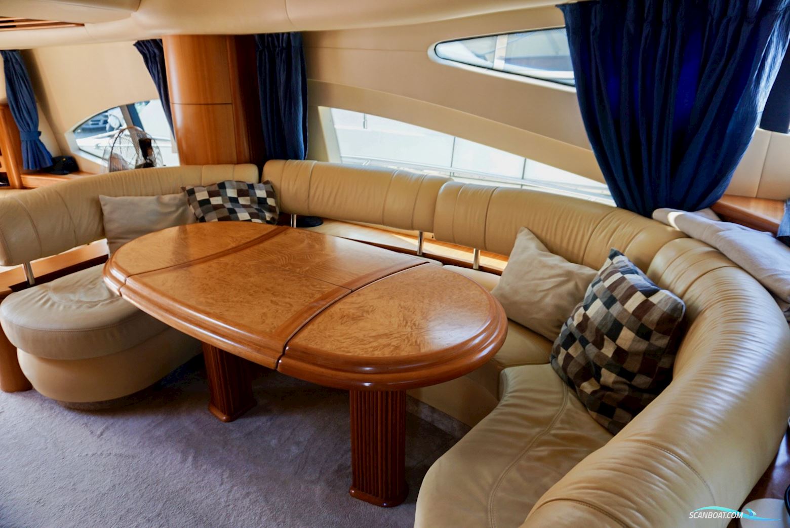 Azimut 68