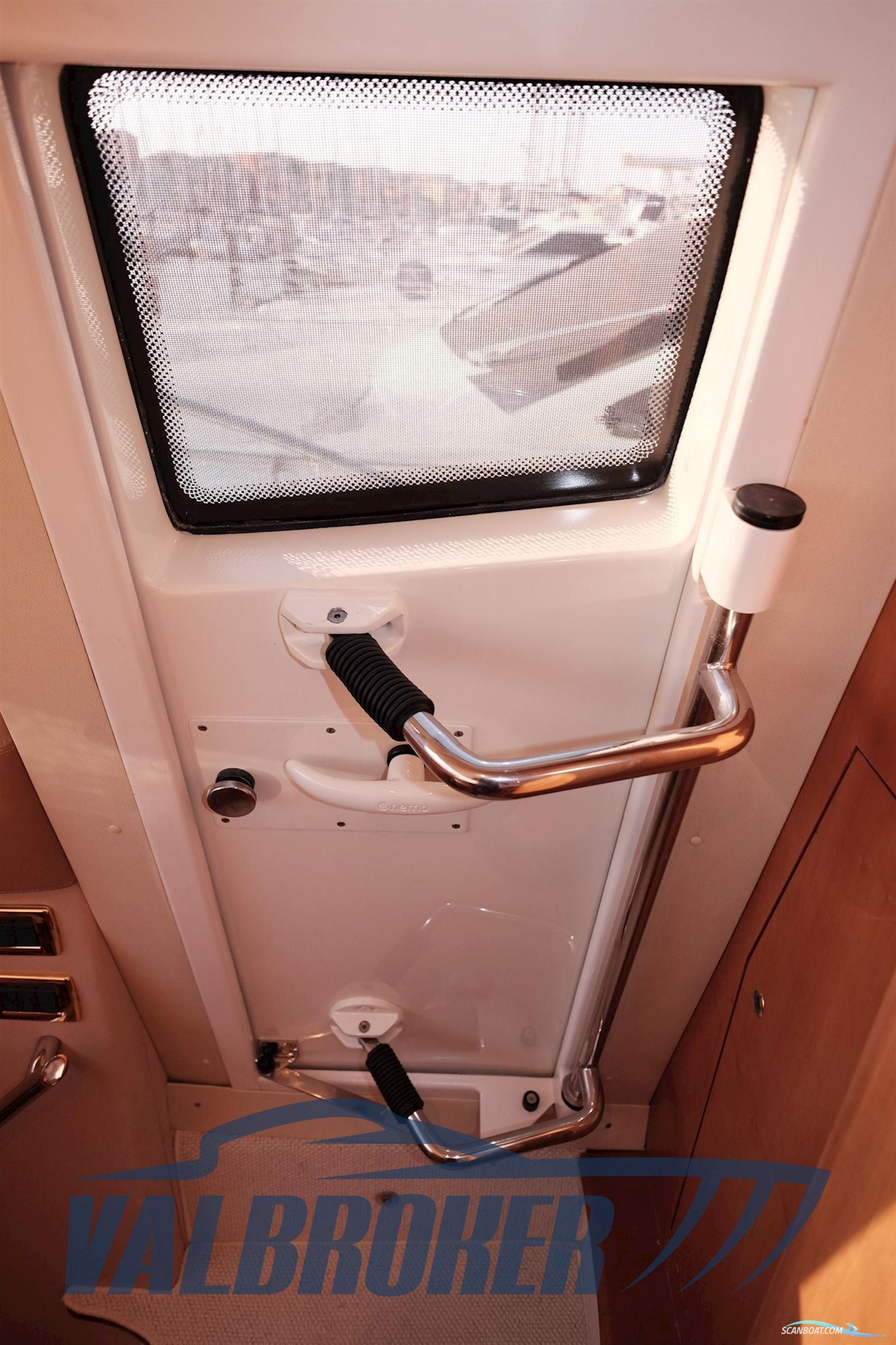 Azimut 68