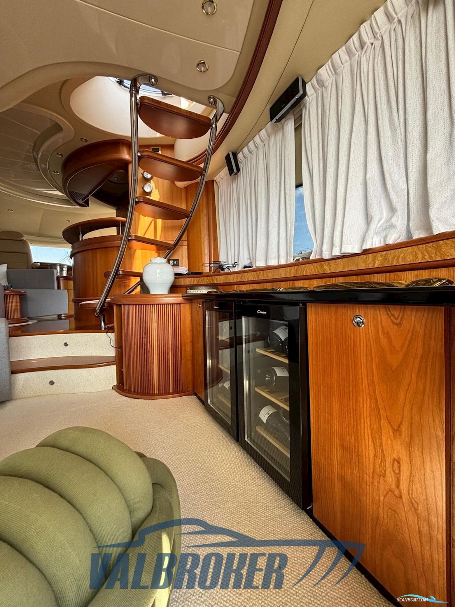 Azimut 68