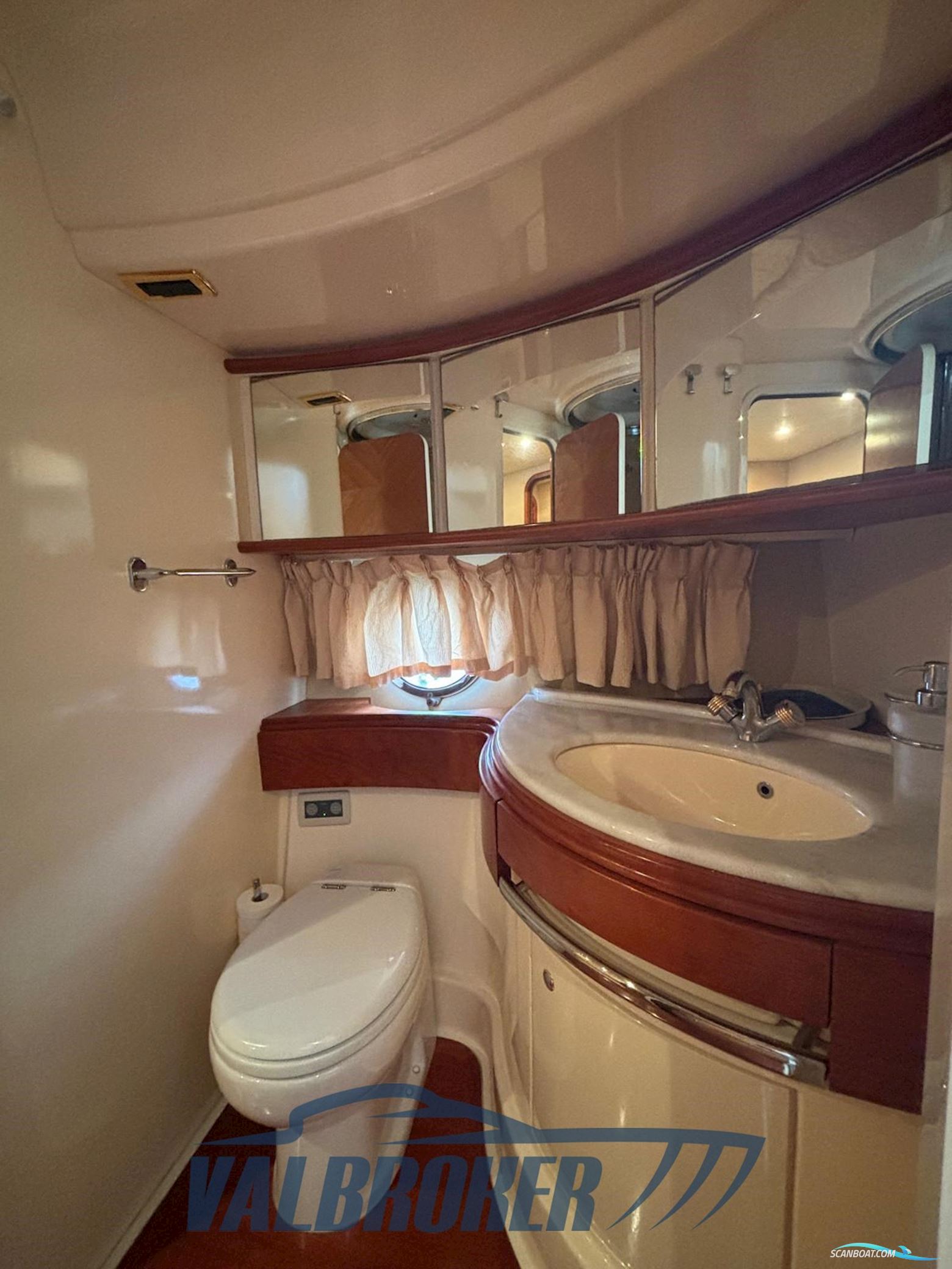 Azimut 68
