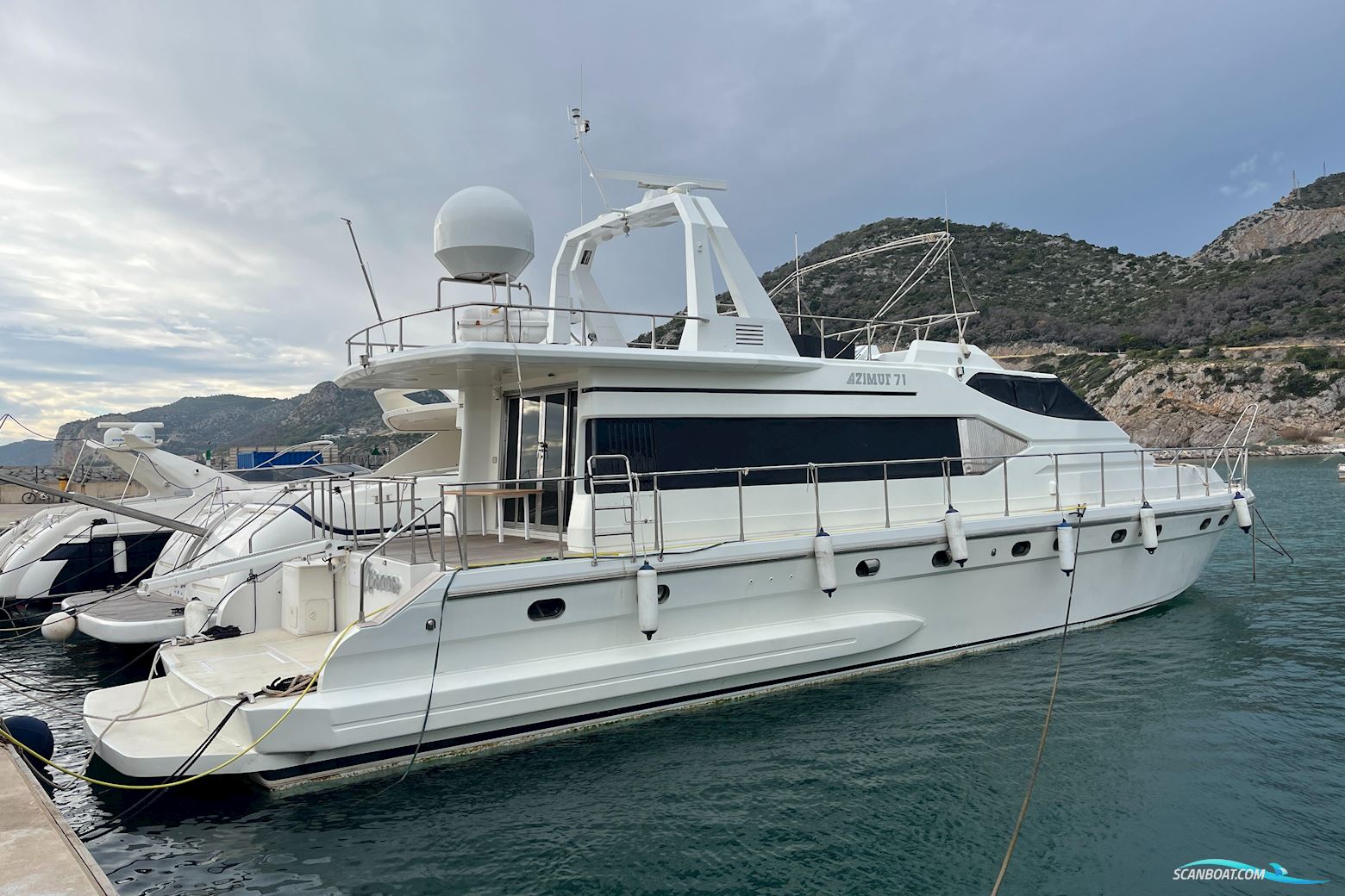 Azimut 71 Motorbåd 1987, med Man D2842LE V12 motor, Spanien